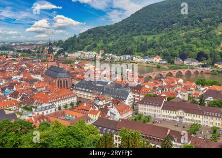 Heidelberg Allemagne, horizon de la ville à la vieille ville de Heidelberg et rivière Neckar avec vieux pont Banque D'Images