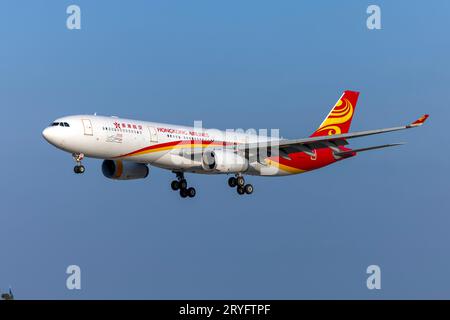 Hong Kong Airlines Airbus A330-343 (REG : LZ-AWG) arrivant pour la peinture. Banque D'Images