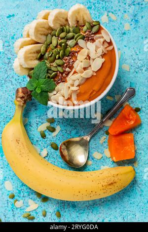 Smoothie citrouille-banane pour le petit-déjeuner. Banque D'Images