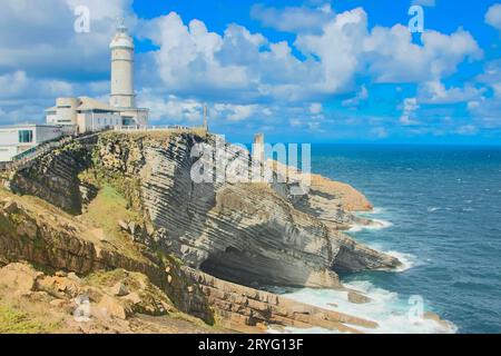 Paysage de Cabo Mayor et son phare à Santander , Espagne Banque D'Images