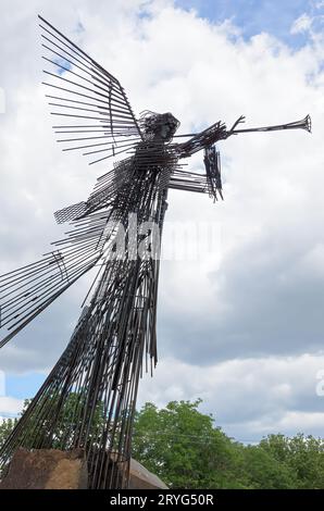 Ange jouant de la trompette monument à l'entrée de la zone d'exclusion de Tchernobyl Banque D'Images