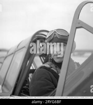 L'école d'aviation militaire F 5 ou F 5 Ljungbyhed était une école de pilotage au sein de l'armée de l'air suédoise qui a fonctionné sous diverses formes dans les années 1926-1998. Le commandement de l'unité était situé dans la garnison de Ljungbyhed à l'aéroport de Ljungbyhed. Suède en 1950 Banque D'Images