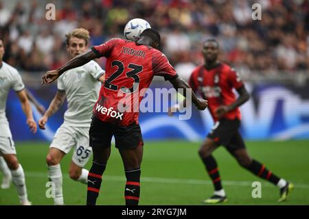 Fikayo Tomori (Milan) lors du match italien 'Serie A' entre Milan 2-0 Lazio au stade Giuseppe Meazza le 27 septembre 2023 à Milan, Italie. Crédit : Maurizio Borsari/AFLO/Alamy Live News Banque D'Images