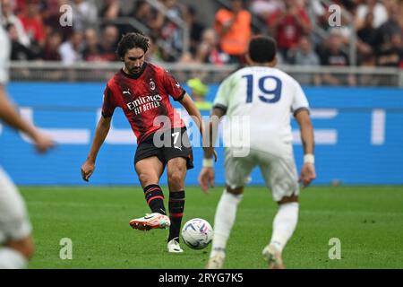 Yacine Adli (Milan) lors du match italien 'Serie A' entre Milan 2-0 Lazio au stade Giuseppe Meazza le 27 septembre 2023 à Milan, Italie. Crédit : Maurizio Borsari/AFLO/Alamy Live News Banque D'Images