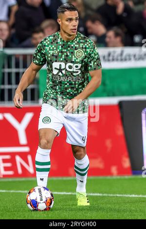 Groningen, Niederlande. 29 septembre 2023. Joey Peluessy du FC Groningen se réchauffe lors du match néerlandais Keuken Kampioen Divisie entre le FC Groningen et le FC Den Bosch le 29 septembre 2023 à Groningen, pays-Bas Credit : dpa/Alamy Live News Banque D'Images