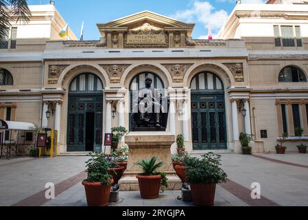 Alexandrie, Égypte. 4 décembre 2022. L'Opéra d'Alexandrie ou Théâtre Sayed Darwish a été construit en 1918 et ouvert en 1921 dans la ville d'Alexandrie, en Égypte, quand il a ouvert, il a été nommé Teatro Mohamed Ali. (Image de crédit : © John Wreford/SOPA Images via ZUMA Press Wire) USAGE ÉDITORIAL SEULEMENT! Non destiné à UN USAGE commercial ! Banque D'Images