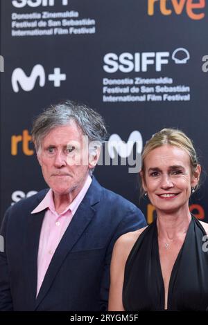 30 septembre 2023, Donostia / San Sebastian, Euskadi, Espagne : Gabriel Byrne, Sandrine Bonnaire a assisté à la cérémonie de clôture Red Carpet lors du 71e Festival International du film de San Sebastian au Kursaal Palace le 30 septembre 2023 à Donostia / San Sebastian, Espagne (image de crédit : © Jack Abuin/ZUMA Press Wire) USAGE ÉDITORIAL UNIQUEMENT! Non destiné à UN USAGE commercial ! Banque D'Images