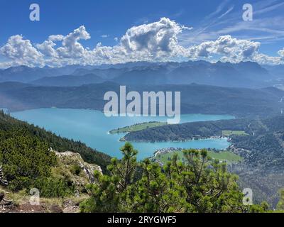 Vue de Herzogstand au lac Walchensee en Bavière (Allemagne) Banque D'Images