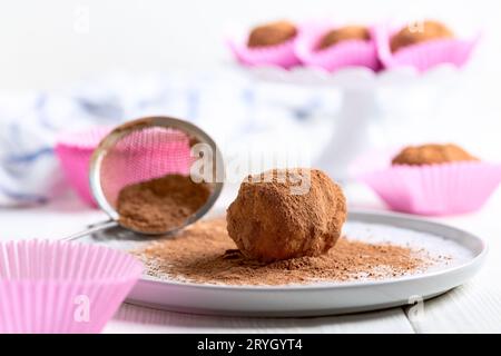 Dessert de crème au beurre et de chapelure de biscuit. Banque D'Images