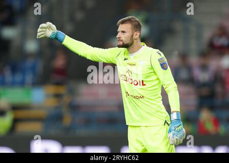 Cracovie, Pologne. 28 septembre 2023. Kamil Broda de Wisla Krakow vu lors du match de football Fortuna Polish Cup 2023/2024 entre Wisla Krakow et Lechia Gdansk au stade municipal de Cracovie. Score final ; Wisla Krakow 1:1 (2:1) Lechia Gdansk. Crédit : SOPA Images Limited/Alamy Live News Banque D'Images