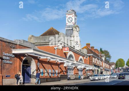 La gare de Tunbridge Wells, Mount Pleasant Road, Royal Tunbridge Wells, Kent, Angleterre, Royaume-Uni Banque D'Images
