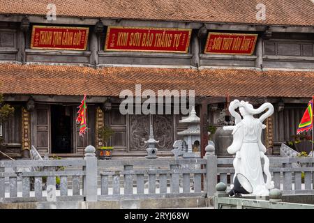 Temple au Fansipan au Vietnam Banque D'Images