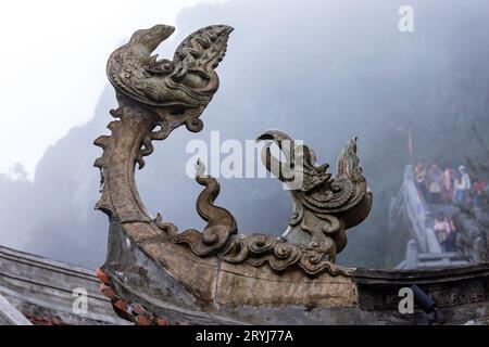 Temple au Fansipan au Vietnam Banque D'Images