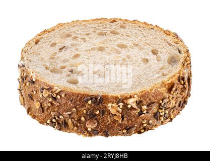 Tranche de pain de wholegrain avec de l'avoine isolée sur fond blanc Banque D'Images