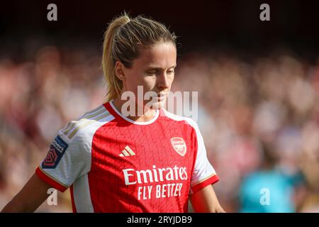 Londres, Royaume-Uni. 01 octobre 2023. Londres, Angleterre, 1 octobre 2023 : Cloe Lacasse (24 Arsenal) est remplacée lors du match de FA Women's Super League entre Chelsea et Liverpool au Emirates Stadium à Londres, Angleterre (Alexander Canillas/SPP) crédit : SPP Sport Press photo. /Alamy Live News Banque D'Images