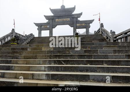 Le temple bouddhiste au Fansipan à Sapa au Vietnam Banque D'Images