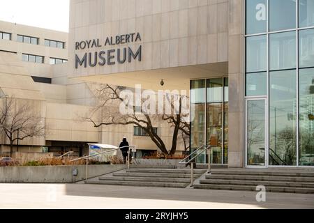 Edmonton, Alberta, Canada. 30 mars 2023. Entrée principale du Royal Alberta Museum ou RAM Un musée d'histoire humaine et naturelle Banque D'Images