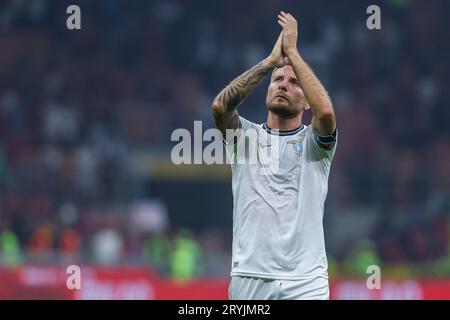 Milan, Italie. 30 septembre 2023. Ciro immobile du SS Lazio accueille les supporters à la fin du match lors du match de football Serie A 2023/24 entre l'AC Milan et le SS Lazio au stade San Siro, Milan, Italie le 30 septembre 2023 - photo FCI/Fabrizio Carabelli SCORE FINAL : Milan 2 | 0 Latium (photo de Fabrizio Carabelli/SOPA Images/Sipa USA) crédit : SIPA USA/Alamy Live News Banque D'Images