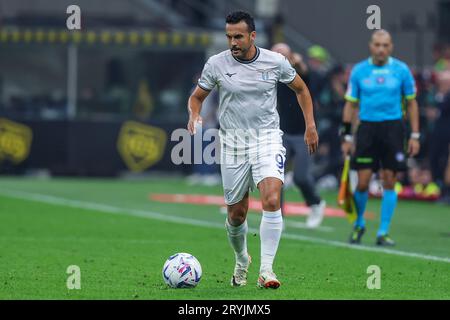 Milan, Italie. 30 septembre 2023. Pedro du SS Lazio vu en action lors du match de football Serie A 2023/24 entre l'AC Milan et le SS Lazio au stade San Siro, Milan, Italie le 30 septembre 2023 - photo FCI/Fabrizio Carabelli SCORE FINAL : Milan 2 | 0 Lazio (photo de Fabrizio Carabelli/SOPA Images/Sipa USA) crédit: SIPA USA/Alamy Live News Banque D'Images