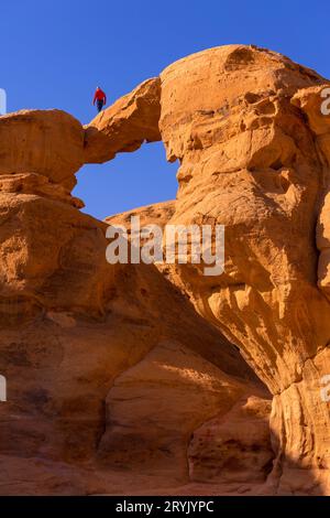 Burdah Rock Bridge, Wadi Rum, Jordanie Banque D'Images