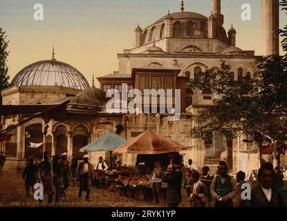 Mosquée et rue, Scutari, Constantinople, Turquie, ca. 1895 Constantinople. Tirage Photochrom de Photombob Zürich, entre 1890 et 1900. Banque D'Images