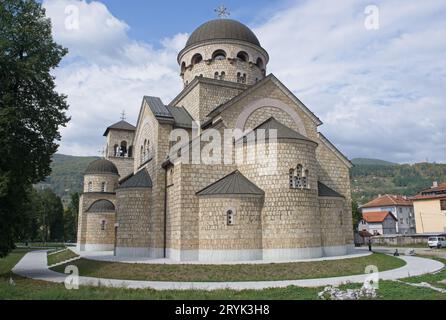 Foca, Bosnie-Herzégovine - 1 octobre 2023 : Temple de Saint Sava. Une promenade dans le centre de la ville de Foca dans la République Srpska de Bosnie-Herzégovine Banque D'Images