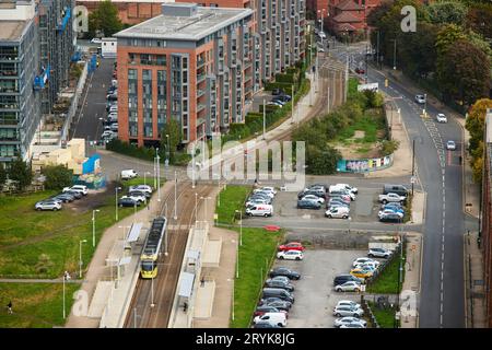 Vue sur le toit, vue sur Manchester City New islington et arrêt de tramway Metrolink Banque D'Images