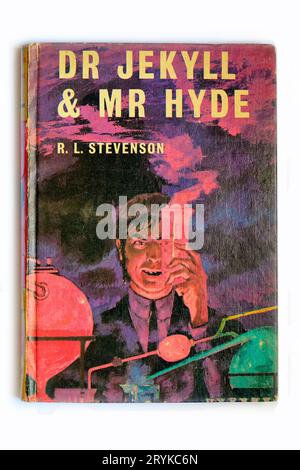 Dr Jeckyll & MR Hyde par R. L. Stevenson. Couverture de livre, installation de studio sur fond blanc Banque D'Images