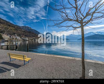 Front de mer de Weggis, rive nord du lac de Lucerne dans le canton de Lucerne en Suisse Banque D'Images