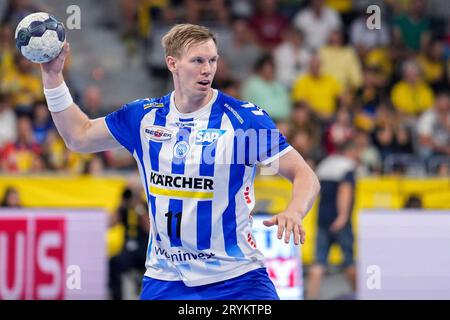 Mannheim, Deutschland. 01 octobre 2023. Adam Lönn (Lonn, TVB, 11), Am ball, Einzelbild, Einzelfoto, Aktion, action, 01.10.2023, Mannheim (Deutschland), handball, Bundesliga, Rhein-Neckar Löwen - TVB Stuttgart crédit : dpa/Alamy Live News Banque D'Images