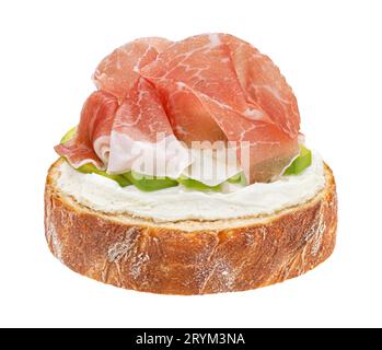 Le prosciutto crudo italien ou le jamon espagnol isolé sur fond blanc Banque D'Images