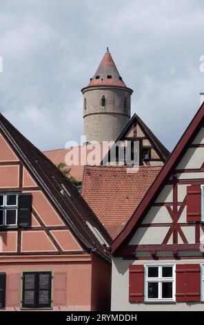 Vieille ville et tour verte à Dinkelsbuehl Banque D'Images