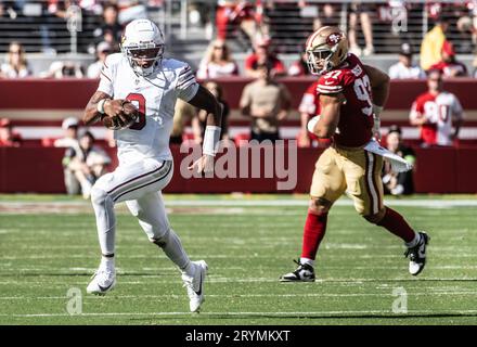 Santa Clara, États-Unis. 01 octobre 2023. Le quarterback des Arizona Cardinals Joshua Dobbs (9 ans) affronte les 49ers de San Francisco au Levi's Stadium de Santa Clara, Californie, le dimanche 1 octobre 2023. Les 49ers ont défait les Cardinals 35-16. Photo de Terry Schmitt/UPI crédit : UPI/Alamy Live News Banque D'Images