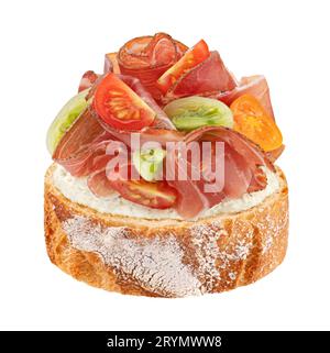 Le prosciutto italien crudo bruschetta isolé sur fond blanc Banque D'Images