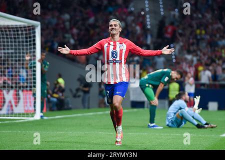 Madrid, Espagne. 1 octobre 2023. Antoine Griezmann de l'Atletico de Madrid célèbre un but lors d'un match de football de la Liga entre l'Atletico de Madrid et Cadiz CF à Madrid, Espagne, le 1 octobre 2023. Crédit : Gustavo Valiente/Xinhua/Alamy Live News Banque D'Images