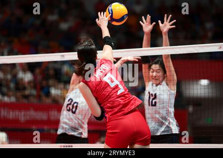 Hangzhou, Chine. 30 septembre 2023. Miyu Nakagawa (JPN) Volleyball : ronde préliminaire féminine entre le Japon 3-0 Hong Kong au gymnase Cangqian de l'Université normale de Hangzhou lors des Jeux asiatiques de 2022 à Hangzhou en Chine . Crédit : AFLO SPORT/Alamy Live News Banque D'Images