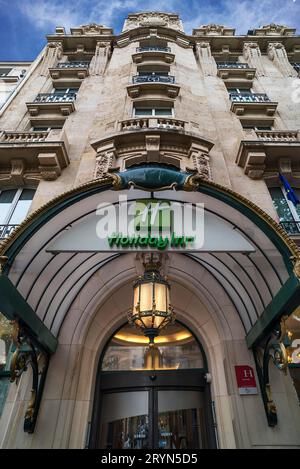 Holiday Inn dans un bâtiment historique, construit autour de 1870, Gare de Lyon Bastille, Paris, France Banque D'Images