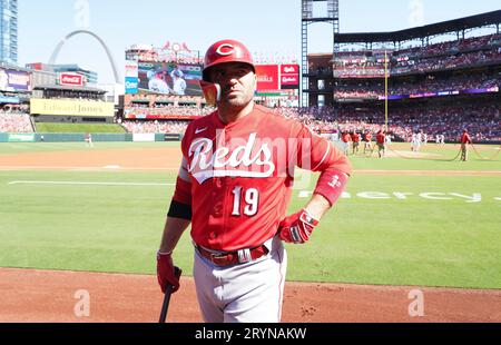 St. Louis, États-Unis. 01 octobre 2023. Cincinnati Reds Joey Votto attend le début du match contre les St. Louis Cardinals, sur le terrain du Busch Stadium à St. Louis le dimanche 1 octobre 2023. Photo de Bill Greenblatt/UPI crédit : UPI/Alamy Live News Banque D'Images