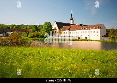 Monastère prémonstratensien à Geras, Waldviertel, Basse-Autriche, Autriche. Il est célèbre pour la ferme piscicole Banque D'Images