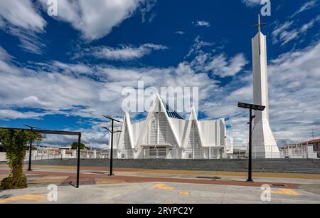 Iglesia Inmaculada Concepcion de Maria sur la place centrale du Liberia, église cathédrale au Costa Rica Banque D'Images