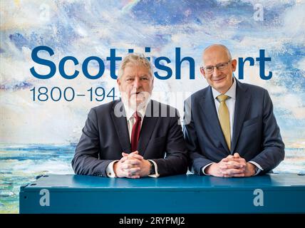 Angus Robertson, ministre de la Culture, et Sir John Leighton, directeur des National Galleries of Scotland, lors de l'ouverture d'une nouvelle extension, Édimbourg, Royaume-Uni Banque D'Images