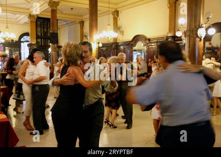 Danser le tango à Buenos Aires Banque D'Images