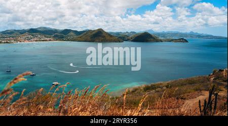 Yachts ancrant dans la célèbre Rodney Bay, Sainte-Lucie, Antilles Banque D'Images
