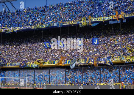 Buenos Aires, Argentine. 01 octobre 2023. Les fans de CA Boca Juniors lors du match de Liga Argentina entre CA Boca Juniors et River plate ont joué au stade la Bombonera le 1 octobre 2023 à Buenos Aires, Espagne. (Photo de Santiago Joel Abdala/PRESSINPHOTO) crédit : PRESSINPHOTO SPORTS AGENCY/Alamy Live News Banque D'Images