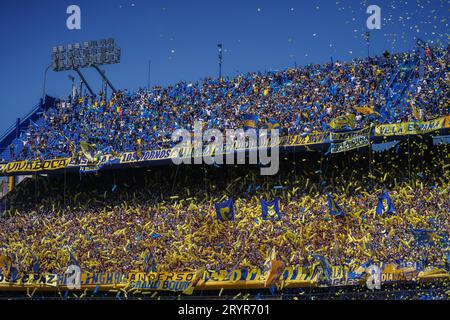 Buenos Aires, Argentine. 01 octobre 2023. Les fans de CA Boca Juniors lors du match de Liga Argentina entre CA Boca Juniors et River plate ont joué au stade la Bombonera le 1 octobre 2023 à Buenos Aires, Espagne. (Photo de Santiago Joel Abdala/PRESSINPHOTO) crédit : PRESSINPHOTO SPORTS AGENCY/Alamy Live News Banque D'Images