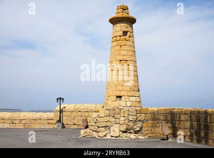 kyrenia, girne, chypre, église, archangelos, michael, of, saint, st, architecture, bâtiment, façade, extérieur, repère, repères, lieu de spectacle, touriste Banque D'Images