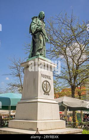 Monumen à Valentin Vodnik devant à Ljubljana. Slovénie Banque D'Images