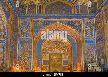 Tilya Kori Madrasa, Samarkand, Ouzbékistan Banque D'Images