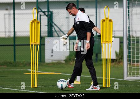 Kortrijk, Belgique. 02 octobre 2023. Le nouvel entraîneur-chef de Kortrijk, Glen de Boeck, photographié lors d'une séance d'entraînement de l'équipe belge de football de première division KV Kortrijk avec son nouvel entraîneur, lundi 02 octobre 2023 à Kortrijk. BELGA PHOTO KURT DESPLENTER crédit : Belga News Agency/Alamy Live News Banque D'Images
