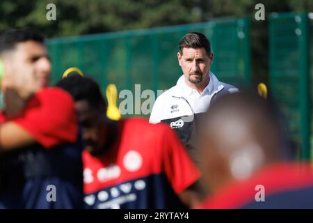 Kortrijk, Belgique. 02 octobre 2023. Le nouvel entraîneur-chef de Kortrijk, Glen de Boeck, photographié lors d'une séance d'entraînement de l'équipe belge de football de première division KV Kortrijk avec son nouvel entraîneur, lundi 02 octobre 2023 à Kortrijk. BELGA PHOTO KURT DESPLENTER crédit : Belga News Agency/Alamy Live News Banque D'Images